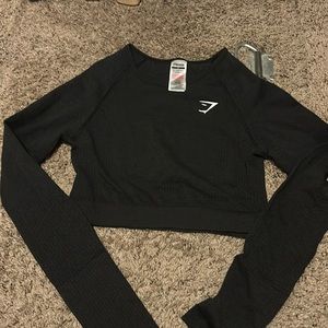 Cropped gym shark workout top